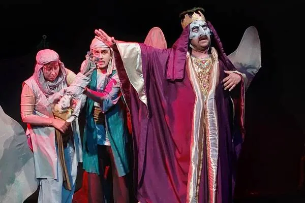 ALADDIN AND THE MAGIC LAMP 